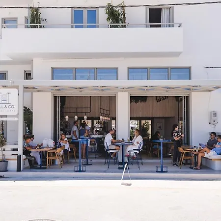 Chill & Co. Serifos Hotel